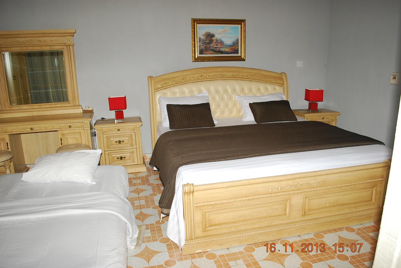 Hotel Vivi Palace Matadi Eksteriør billede