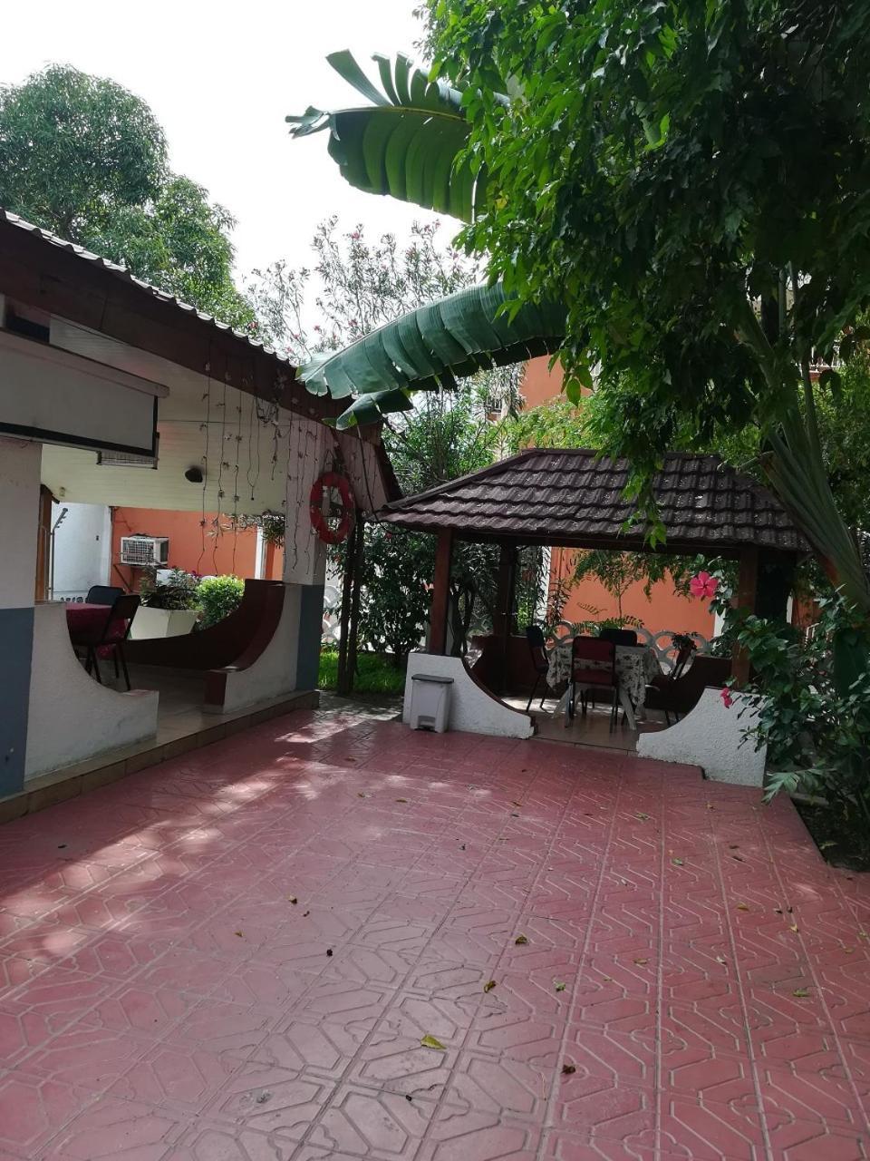 Hotel Vivi Palace Matadi Eksteriør billede